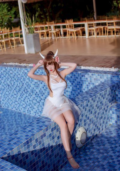 25岁女高中生